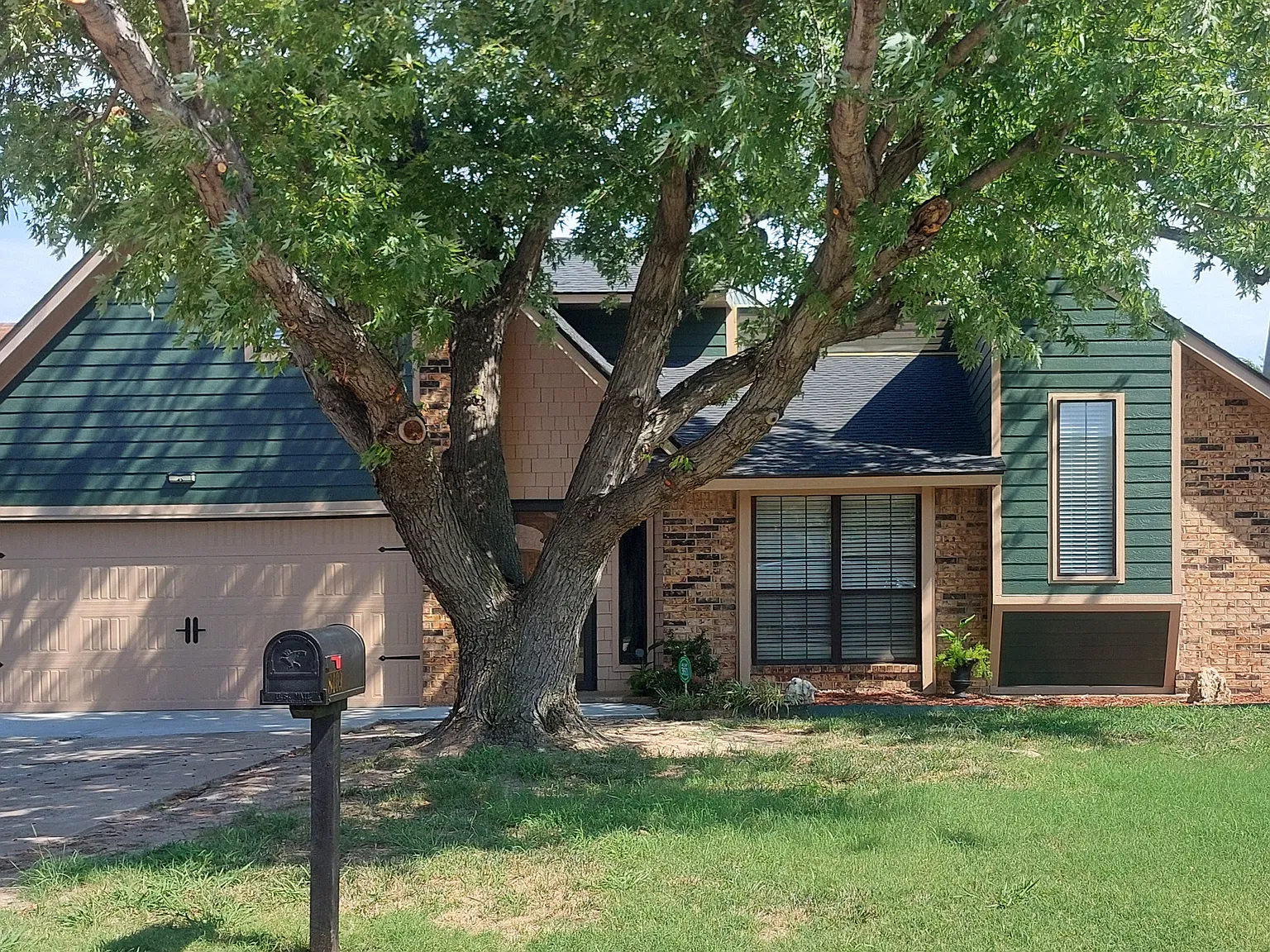 4 bed, 2875 sqft, $2,375 — Photo 3