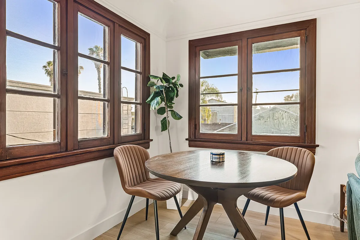Building Photo - 732 Redondo Ave #732