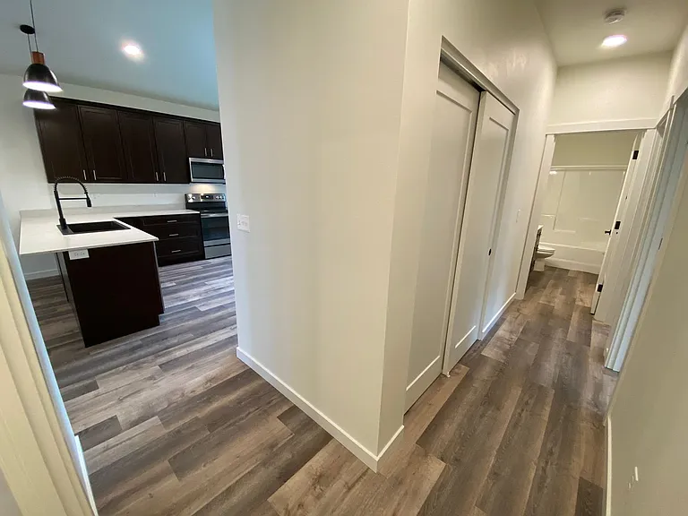2513 N Benjamin Ln — Photo 22