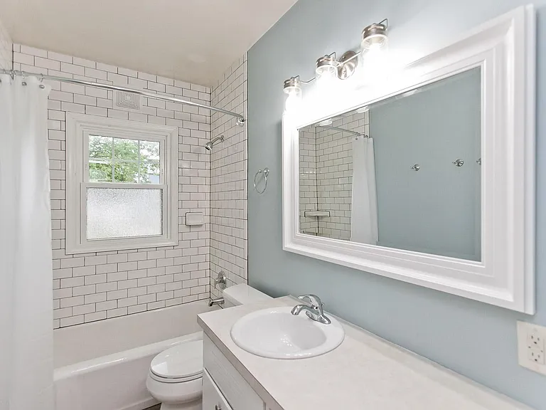 Main Full Bath