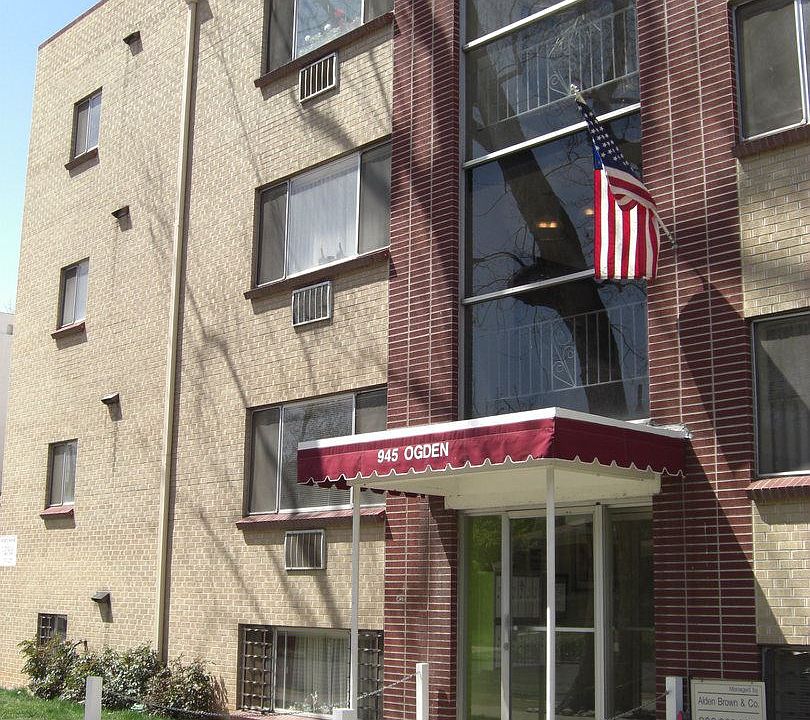 1st image of 945 N Ogden St APT 305