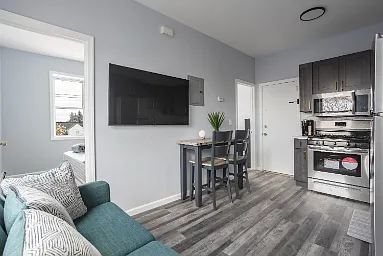 2 bed, 800 sqft, $3,000 — Photo 1