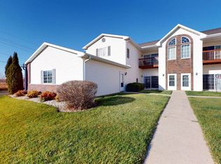 1612 Commonwealth Dr APT 2, Fort Atkinson, WI 53538