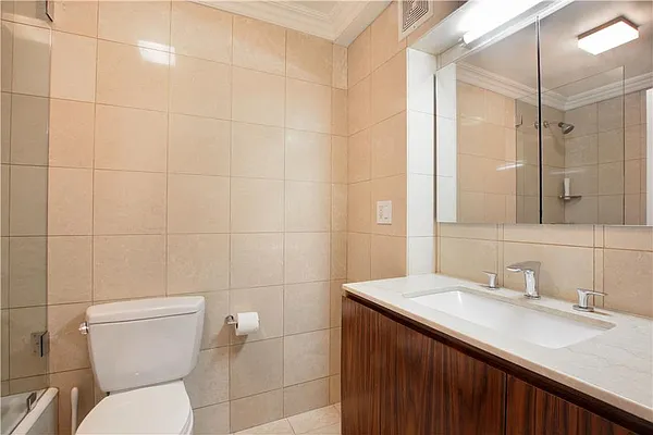 Sold by Warburg | media 1