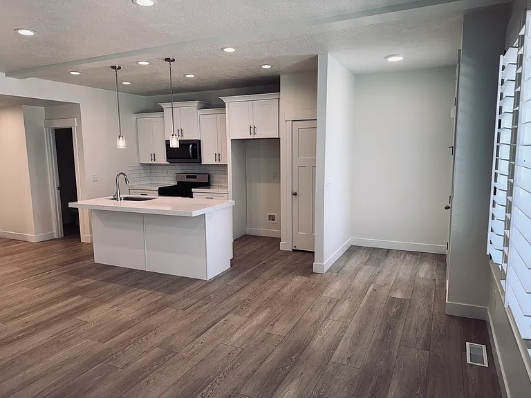 1402 E Chateau Ridge Way — Photo 4