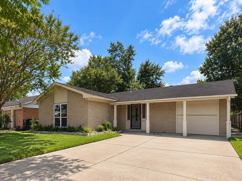 3719 Heatherbrook Dr