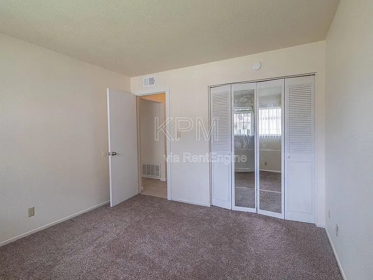 1227 Pinetree Dr #1 — Photo 10
