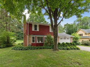 18975 Easton Rd, Deephaven, MN 55391