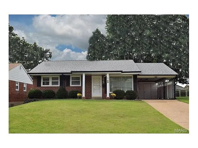 3928 Louis St photo 1