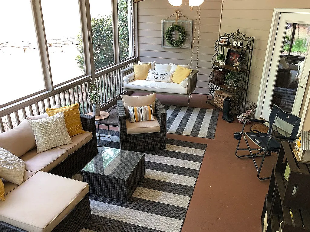 2101 Hope Ln photo 1