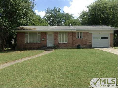1st image of 134 Basswood Dr