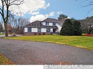 120 Hunters Glen Rd, Wayzata, MN 55391