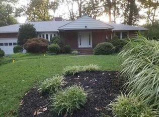 233 Forest Ave, Paramus, NJ 07652