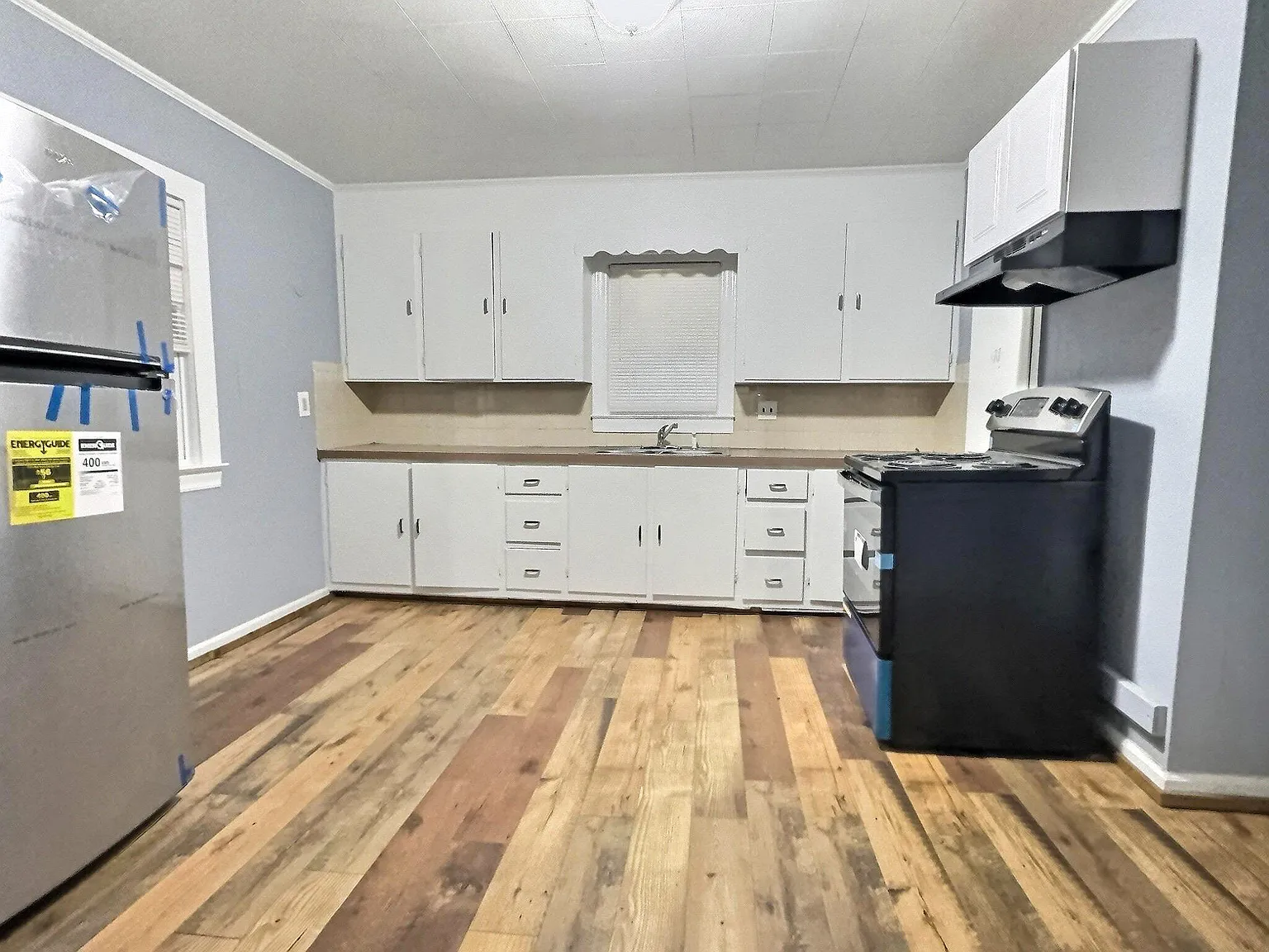 4 bed, 2.0 bath, 1800 sqft, $771 — Photo 2