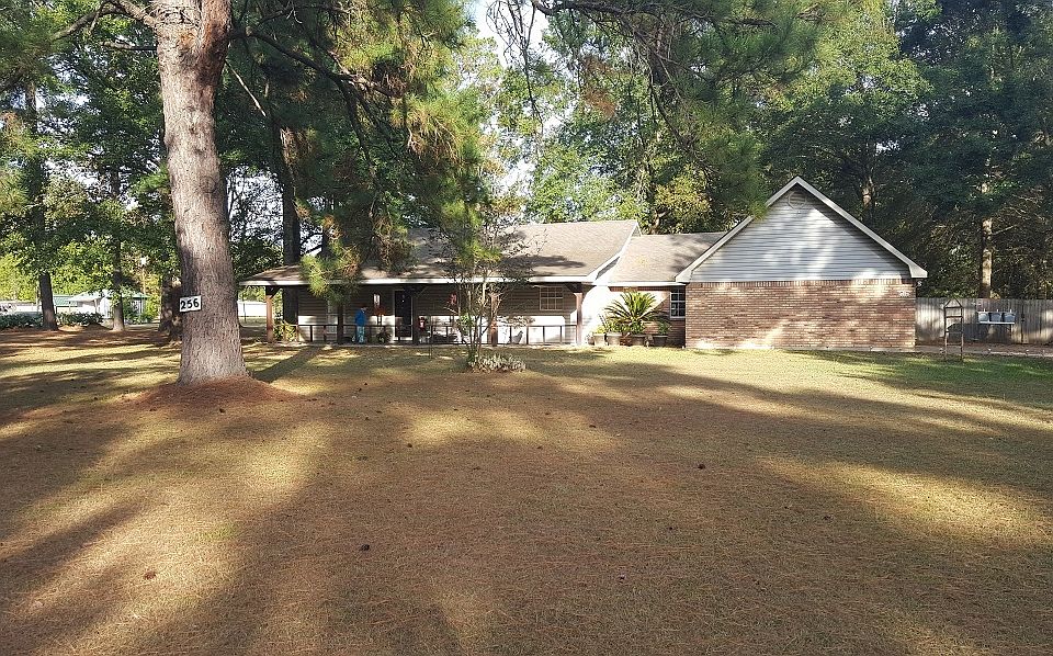 1st image of 256 Lincoln Dr
