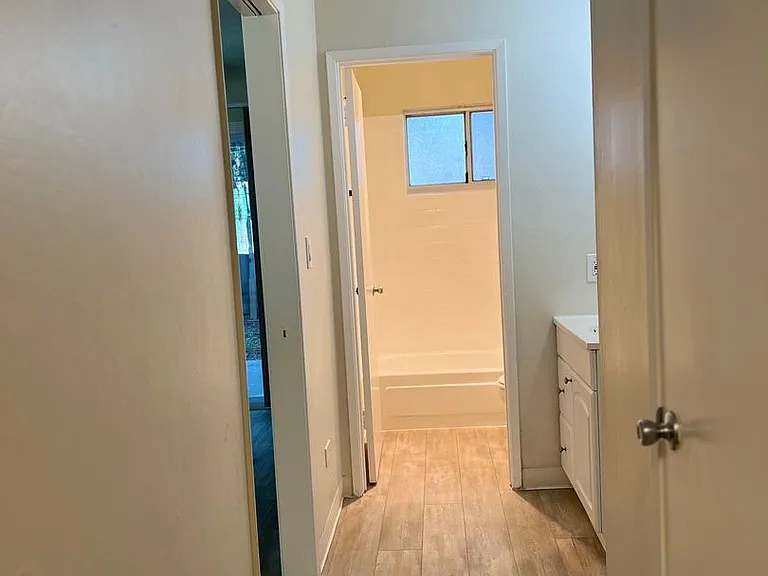 178 Echo Ave — Photo 4