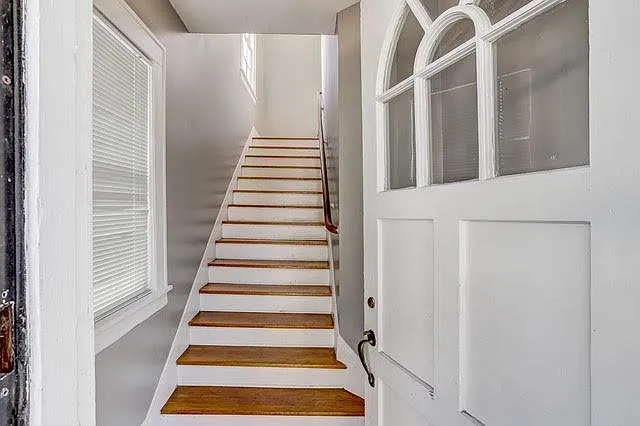 1615 Mallory St #UPSTAIRS — Photo 6