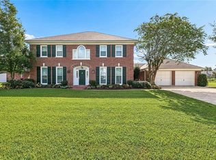 42 Bocage Dr, Destrehan, LA 70047