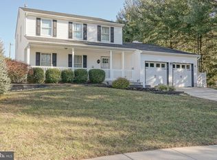 17 Patriot Ln, Turnersville, NJ 08012