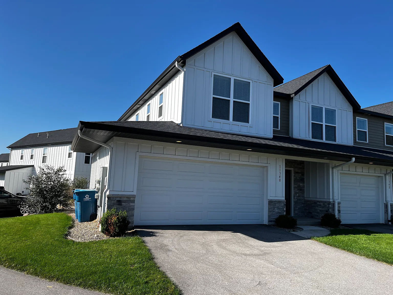 3 bed, 2.5 bath, 1541 sqft, $2,348 — Photo 1