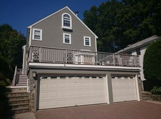 689 Hammond St, Brookline, MA 02467