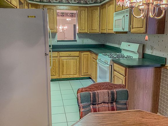 5th image of 2266 S Chanticleer Ct