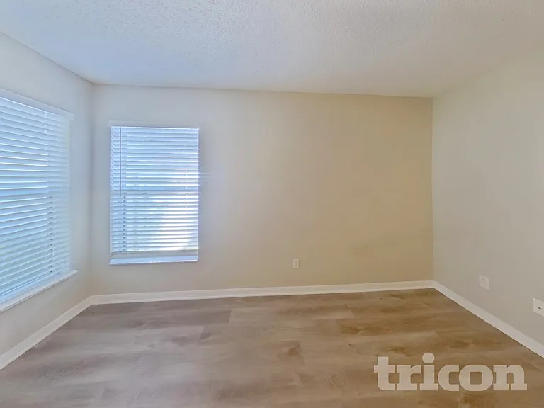1219 Cheshire St — Photo 8