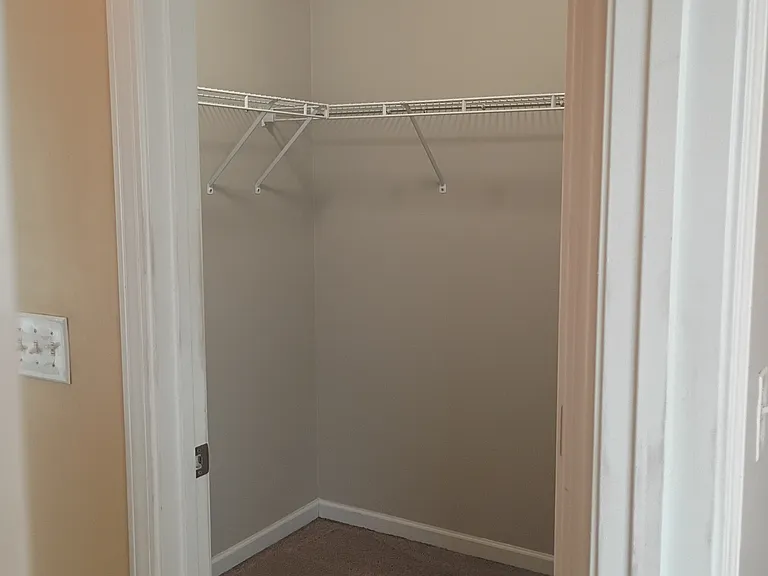 Main Bedroom Walk-In Closet