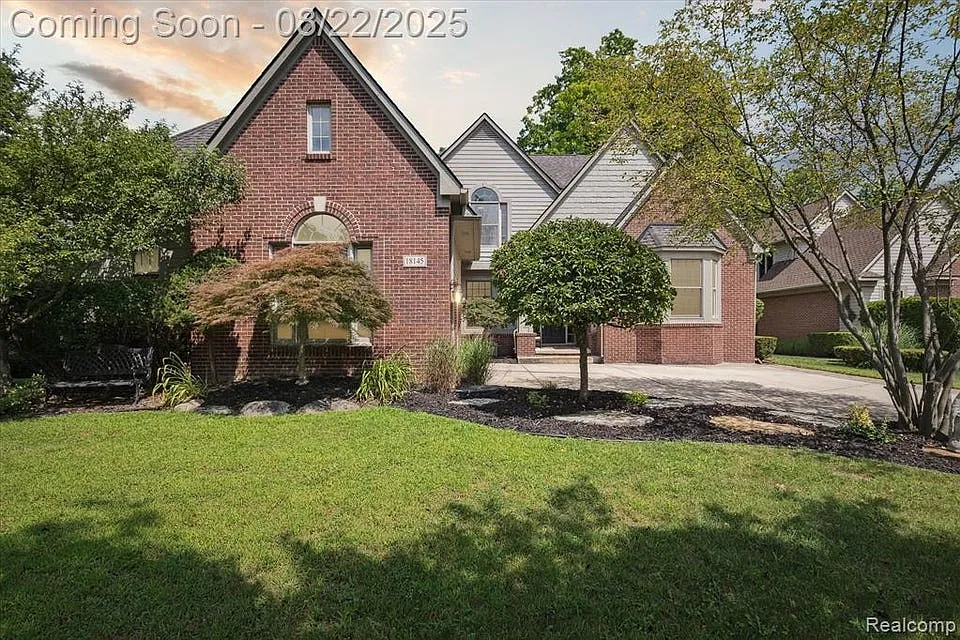 18145 Shoreline Ct