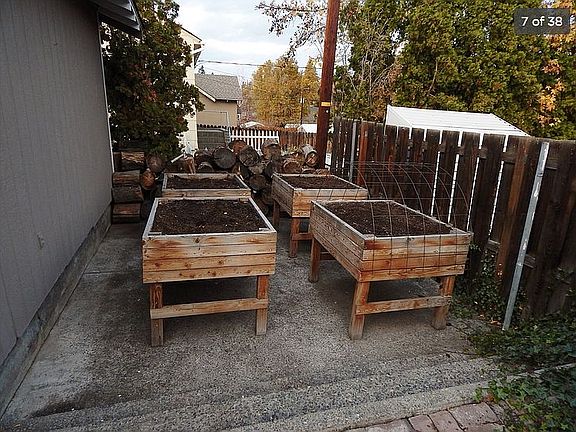 4 raised garden beds