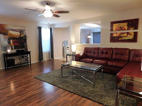 5th image of 807 Briarwood Dr
