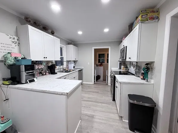 305 Poplar St, Gaffney, SC 29341