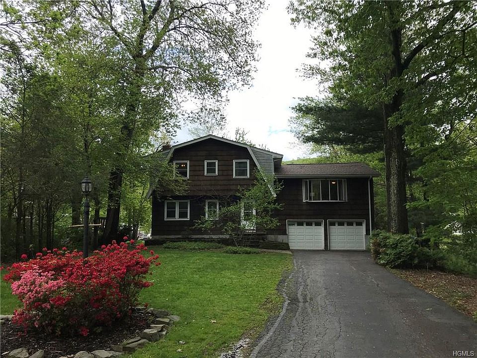 1st image of 7 Woodland Dr