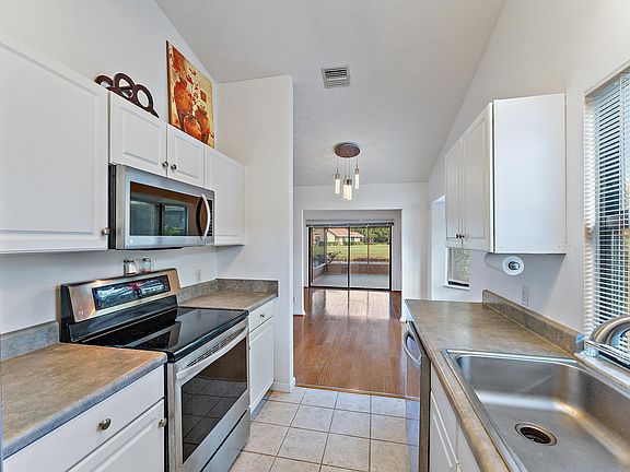 4th image of 8081 SE Eaglewood Way