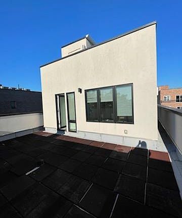 3rd image of 148 Bay 49 St Floor 3
