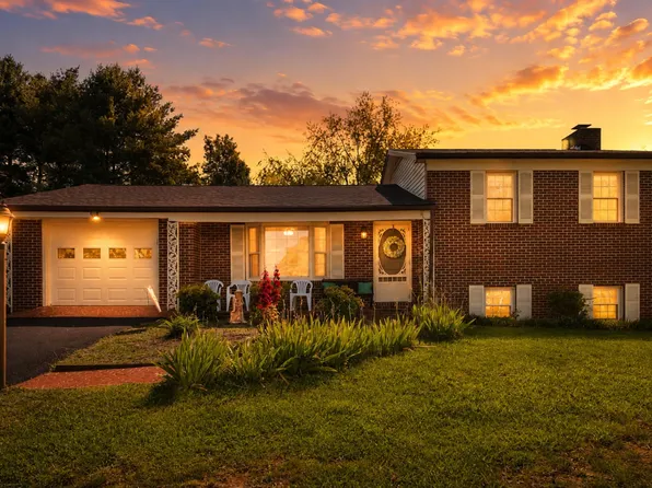 535 Walters Dr, Christiansburg, VA 24073