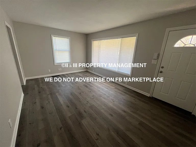 488 N Neconi Ave — Photo 2