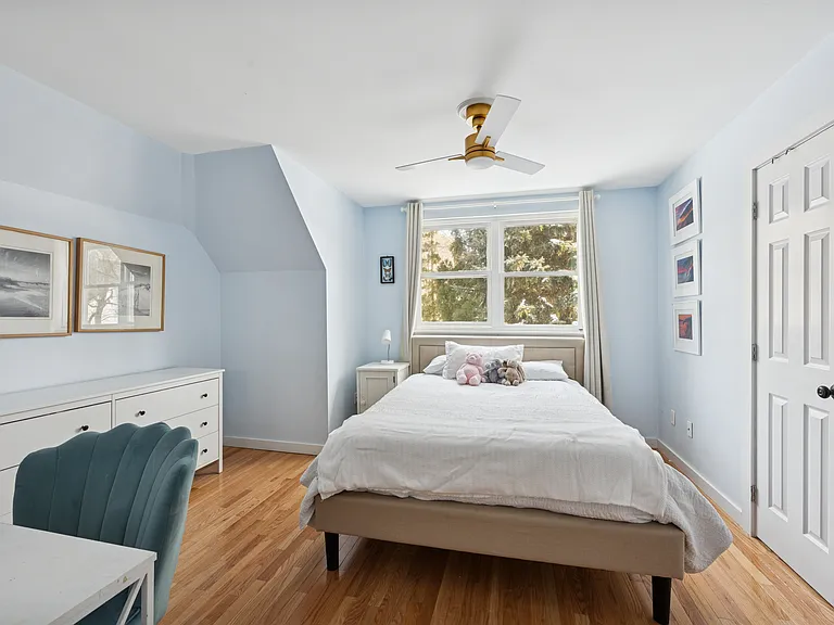 74 Lakeside Ln — Photo 12