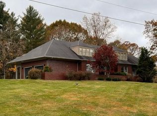 811 University Cir, Madisonville, KY 42431