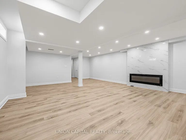 3186 Cabano Cres — Photo 27