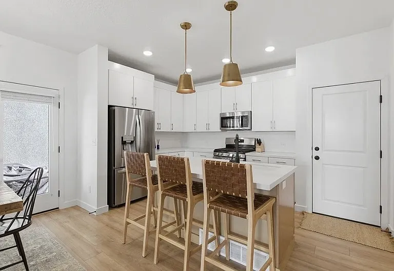 9747 N Ashgrove Ln — Photo 10