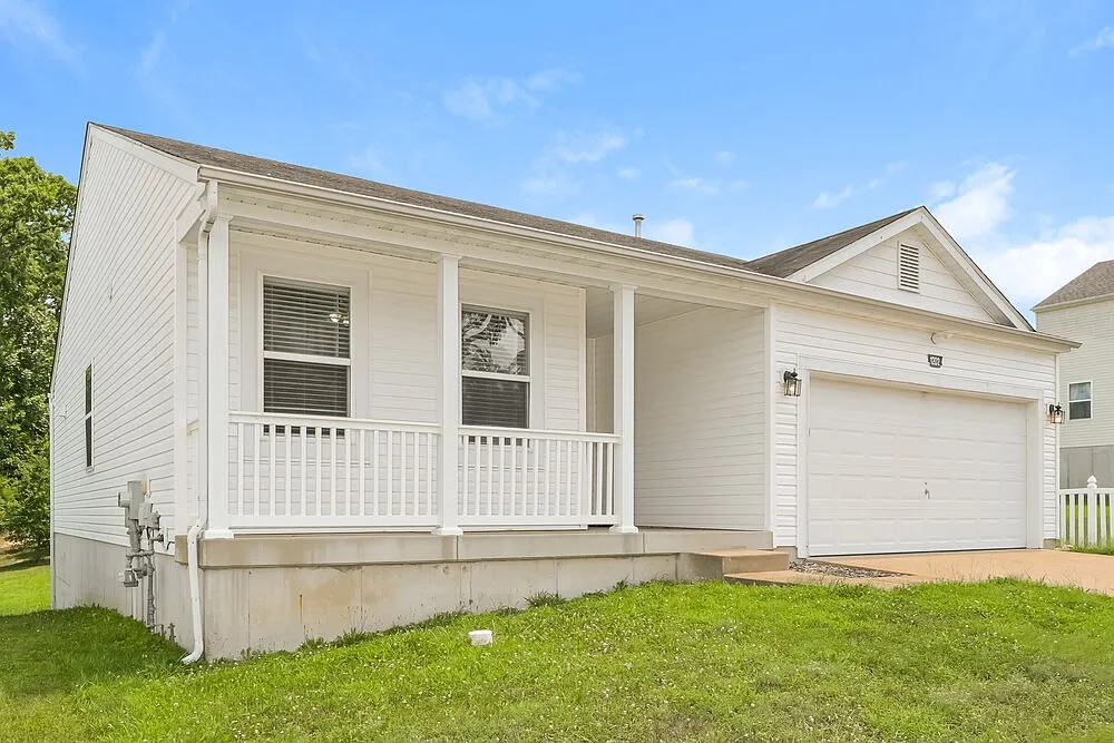 3 bed, 3.0 bath, 1298 sqft, $1,855 — Photo 4