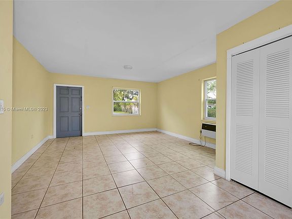 5th image of 1485 NE 140th St