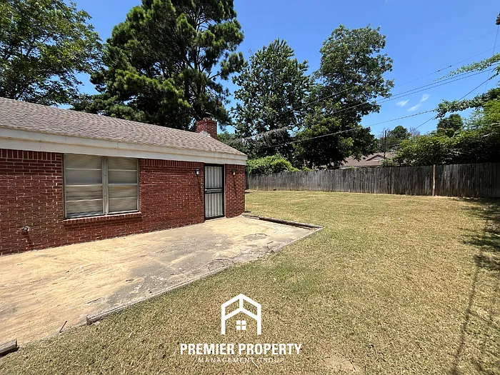 1360 Winfield Rd — Photo 24