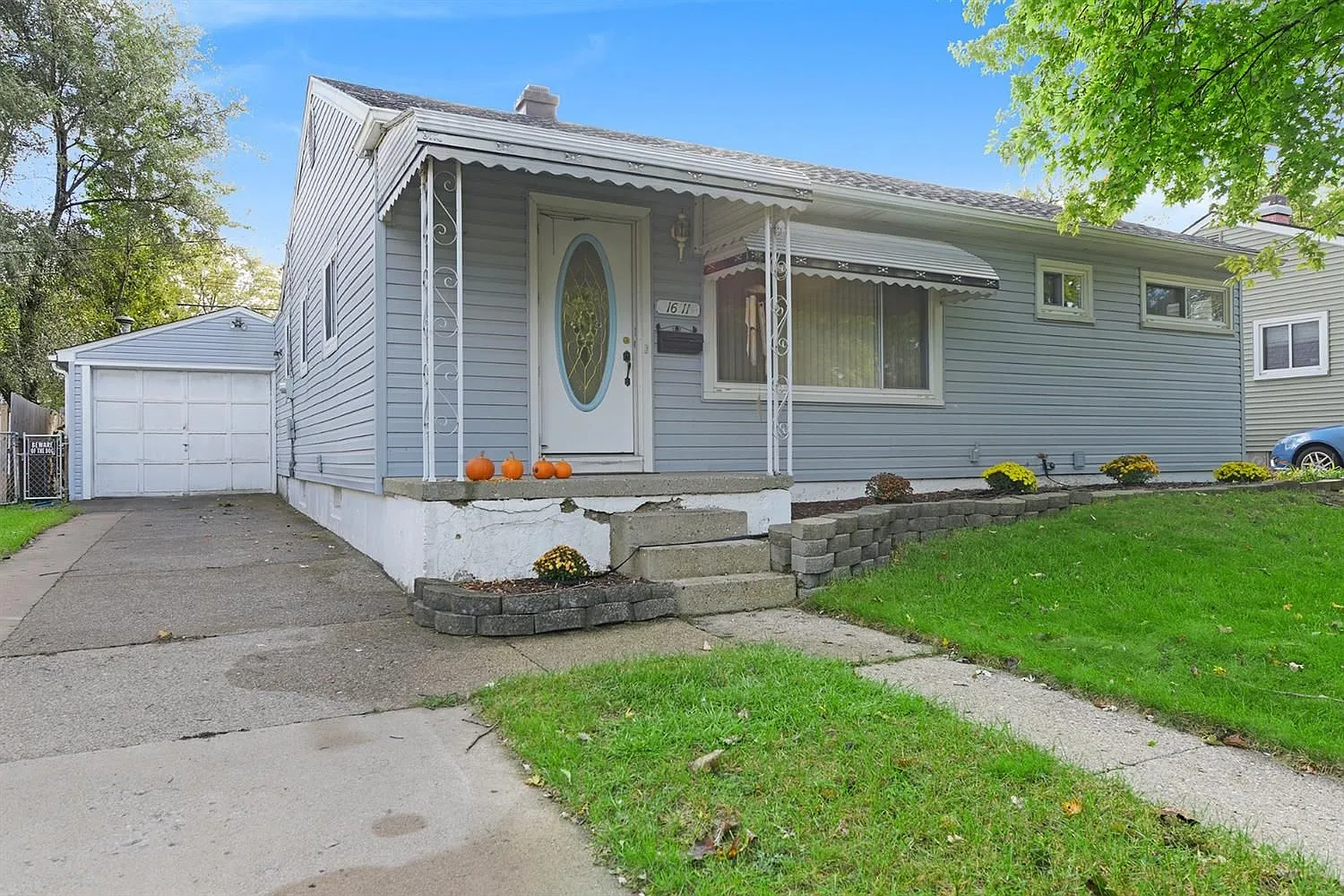 1611 Arthur St photo 1