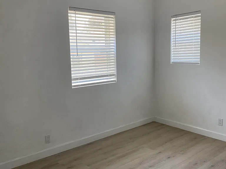10920 Lillian Ln — Photo 9