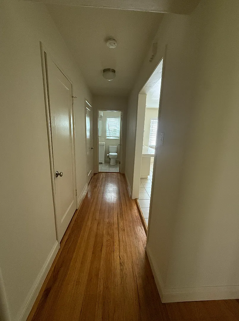 Vermont Street Apartments — Photo 3