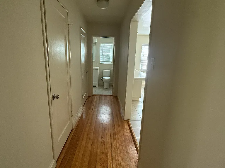 Vermont Street Apartments — Photo 4