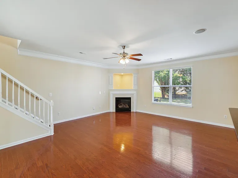 Living and gas fireplace
