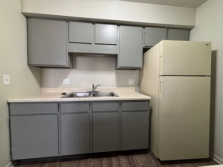 Brookside Apartments — Photo 42